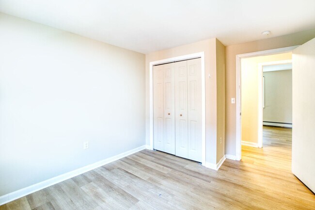 Building Photo - 12 Martin St