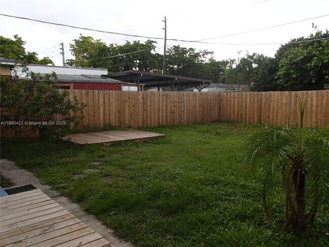 Building Photo - 1949 Funston St