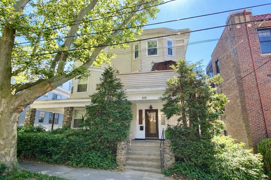 Exterior - 208 Rawson Rd