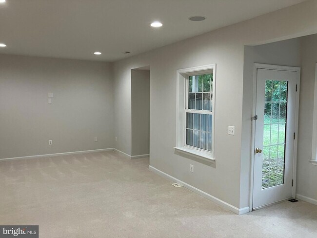 Building Photo - 5622 Arrowfield Terrace