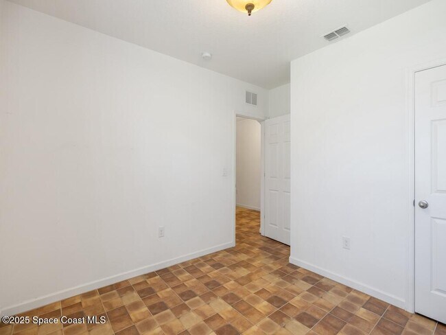 Building Photo - 1440 Lexington Square SW