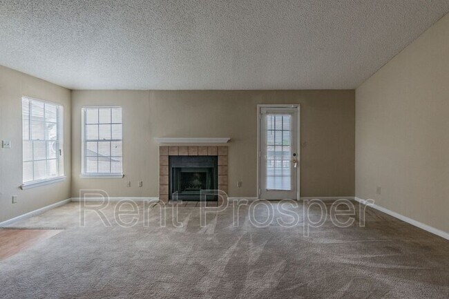 Building Photo - 4367 Thornbriar Ln
