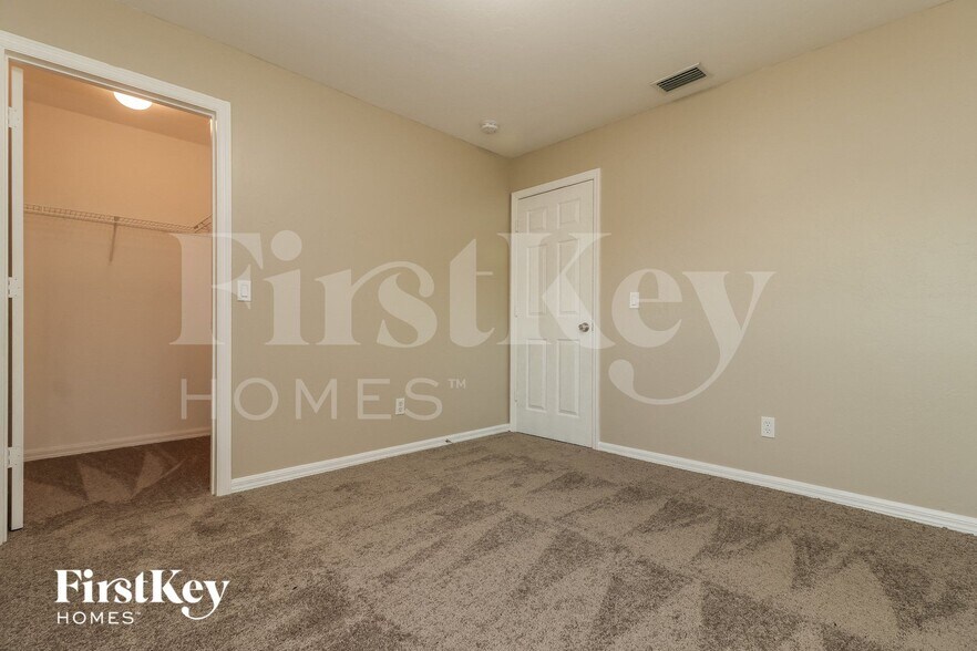 Building Photo - 2607 Thomas Ln