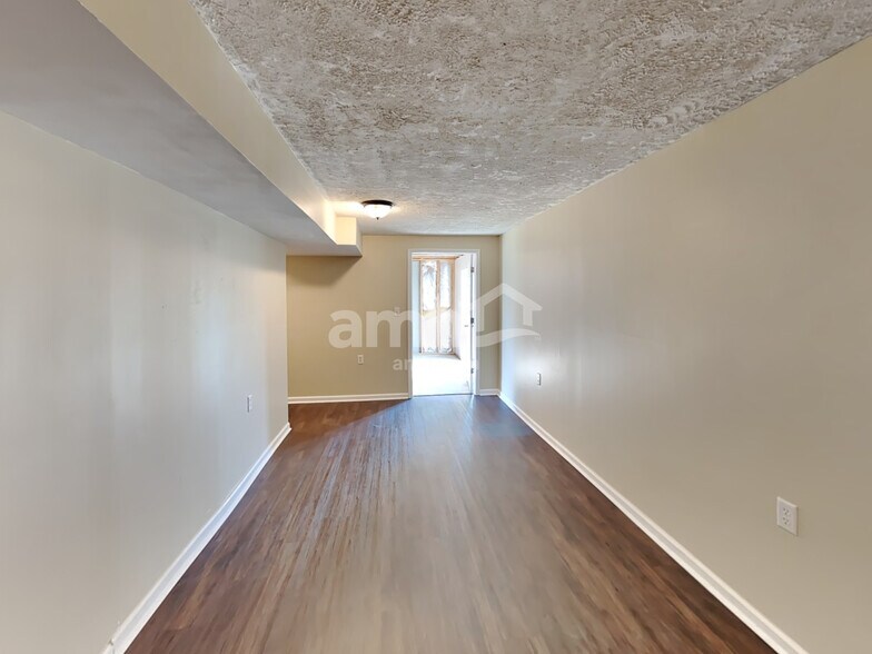Building Photo - 7911 Butterfield Ln