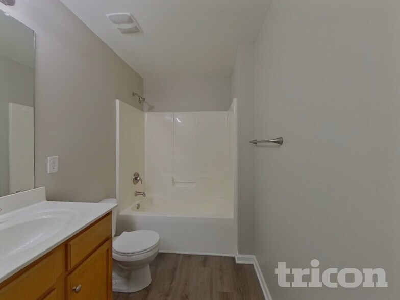 Building Photo - 11035 Elven Dr