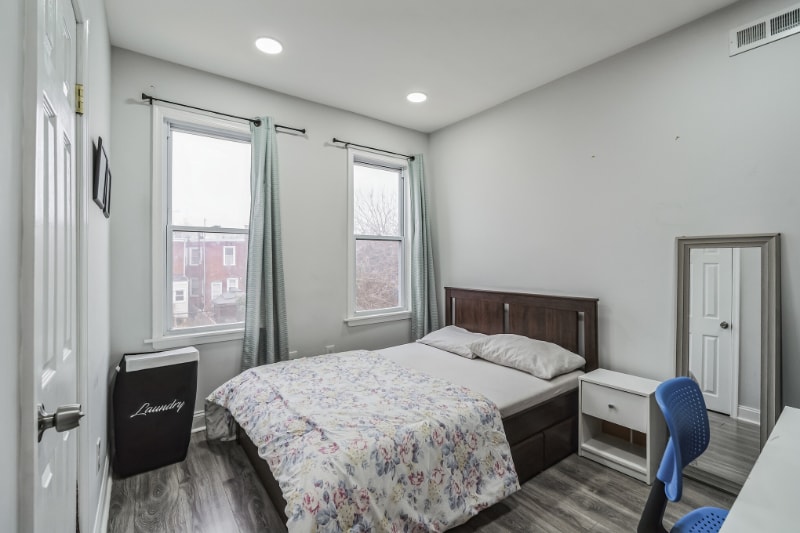 Building Photo - 5940 Walton Ave