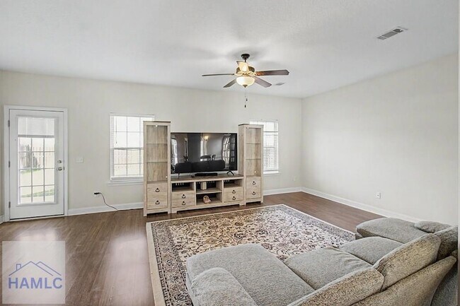 Building Photo - 157 Hamlet Ct