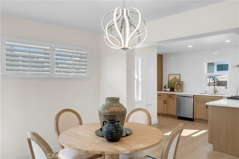 Building Photo - 6261 Homewood Ave