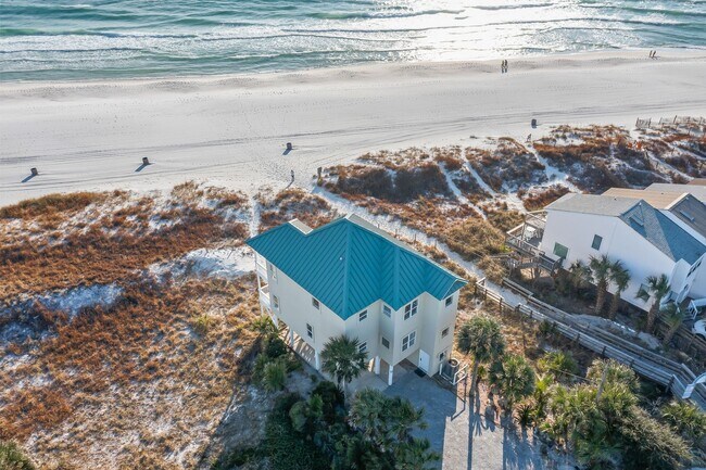 Building Photo - 17609 Front Beach Rd