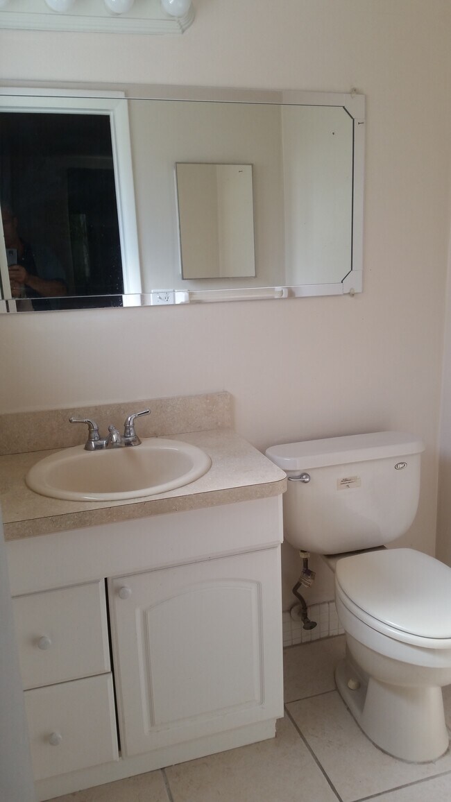 Building Photo - 4430 Glissade Dr