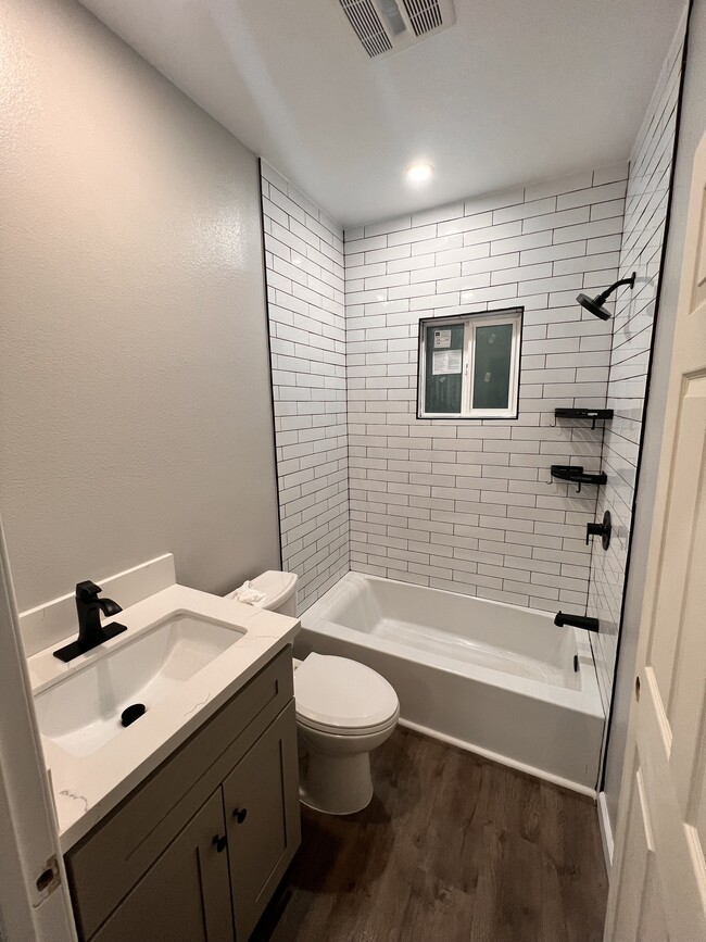 Building Photo - 1752 W 82nd St