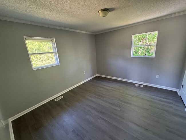 Building Photo - 2 Bedroom House in East Tarboro