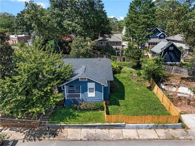 Building Photo - 807 Gilbert St SE