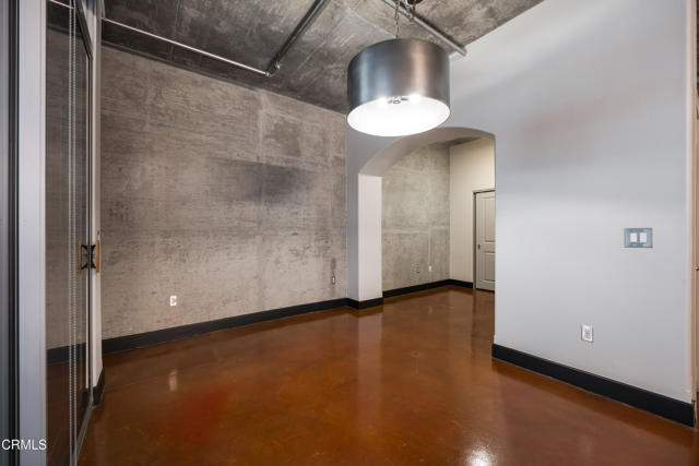 Building Photo - 840 E Green St