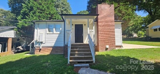 Building Photo - 214 W Church St