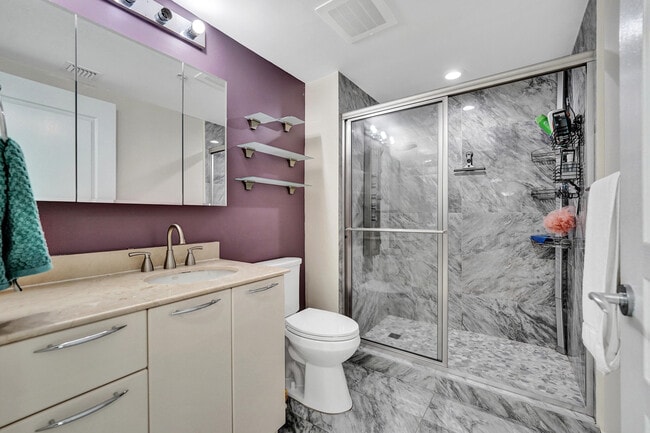 Building Photo - 350 SE 2nd St