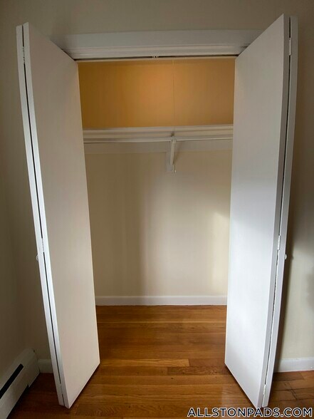 Building Photo - 84 Gardner St