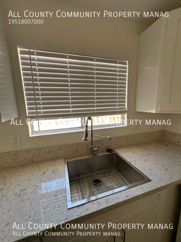 Building Photo - 73856 Sunnyvale Dr