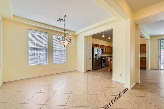 Building Photo - Beautiful 3 bedroom in Tuscany  community