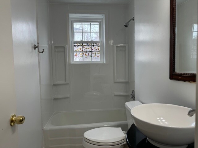 Building Photo - 17 Sinai Cir
