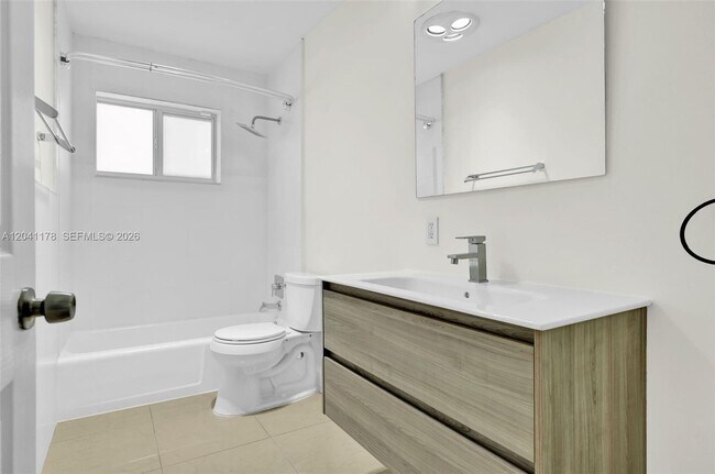 Building Photo - 16453 NE 33rd Ave