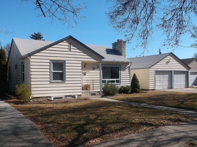 Primary Photo - SPACIOUS single family home with double ga...