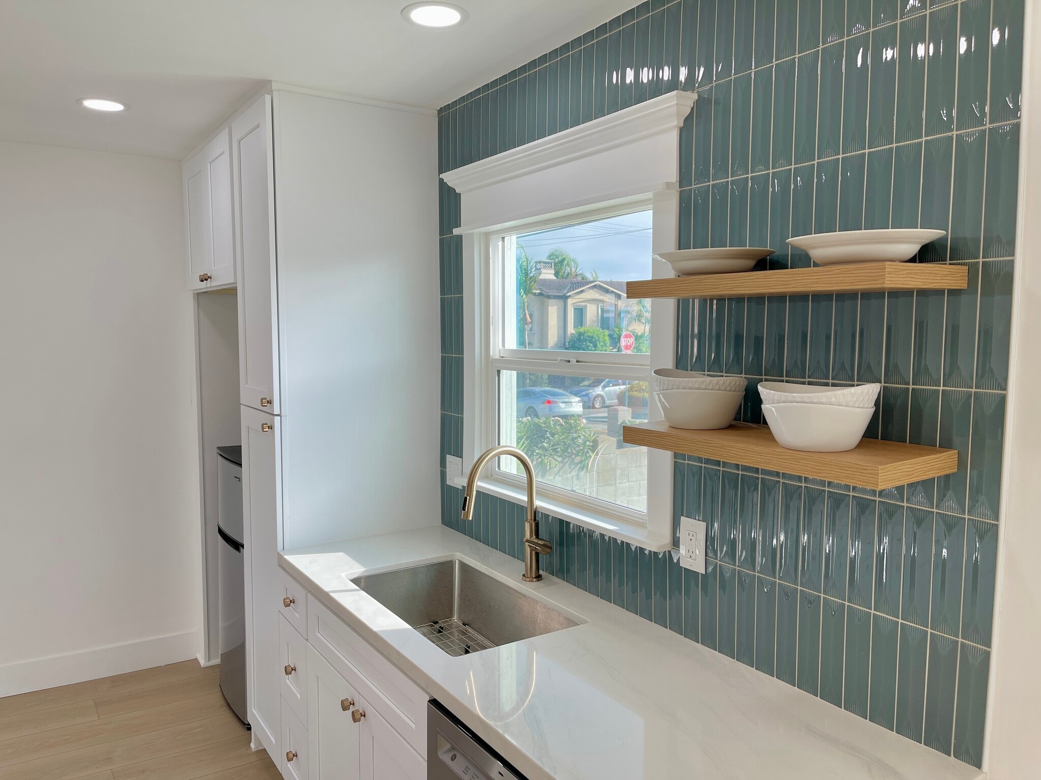 Building Photo - 1606 Steinhart Ave