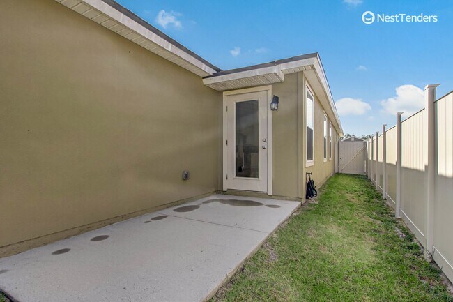 Building Photo - Like New In Nassau Crossing!