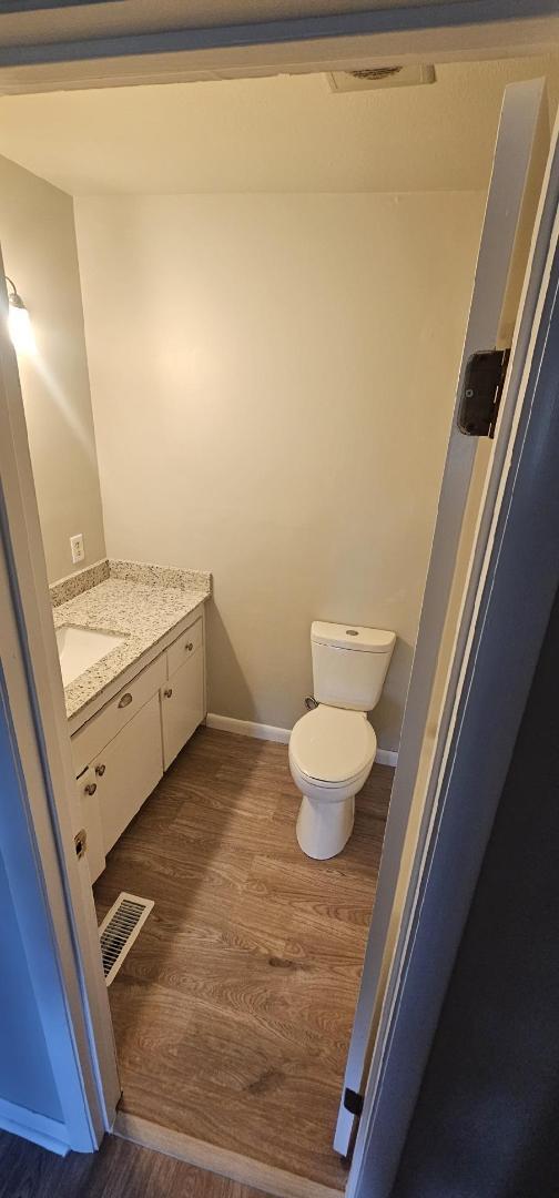 Building Photo - 2 Hope Dr