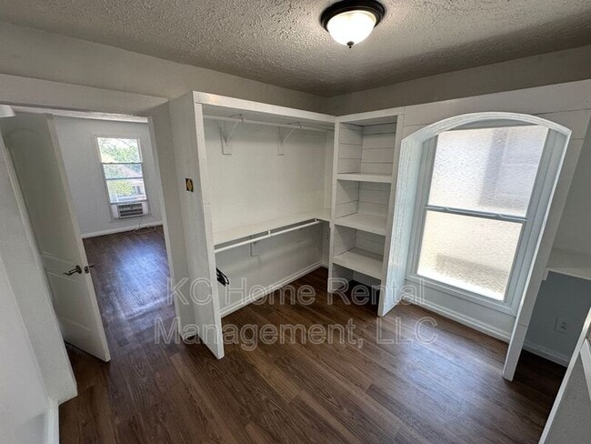 Building Photo - 2316 Spruce Ave