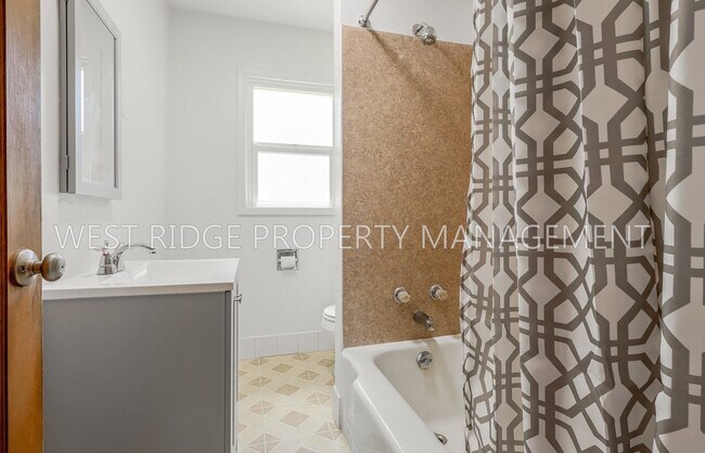 Building Photo - 11356 NE Glisan St