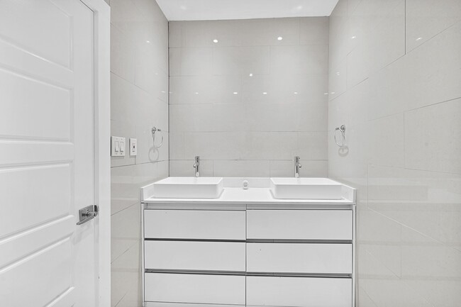 Building Photo - 12430 Pecan Ct