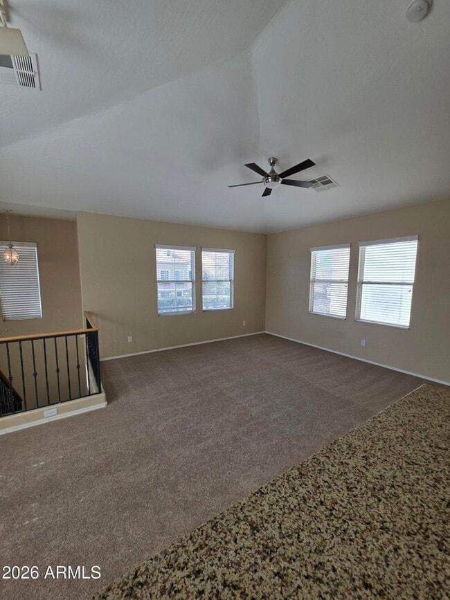 Building Photo - 942 W Aspen Way