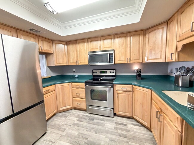Building Photo - Wickham Road Condo
