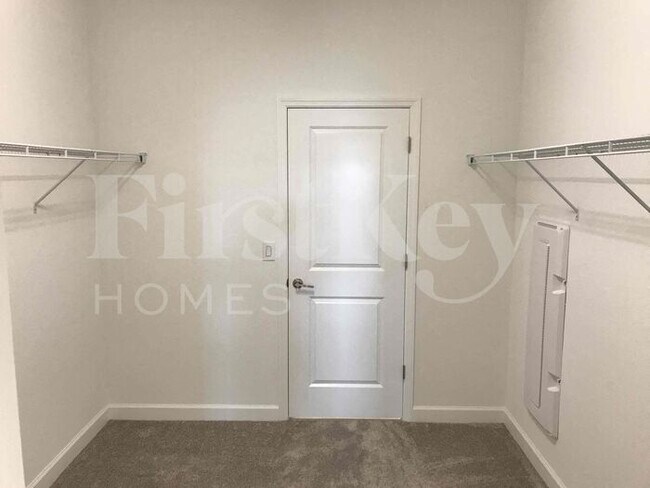 Building Photo - 9835 Ivory Dr