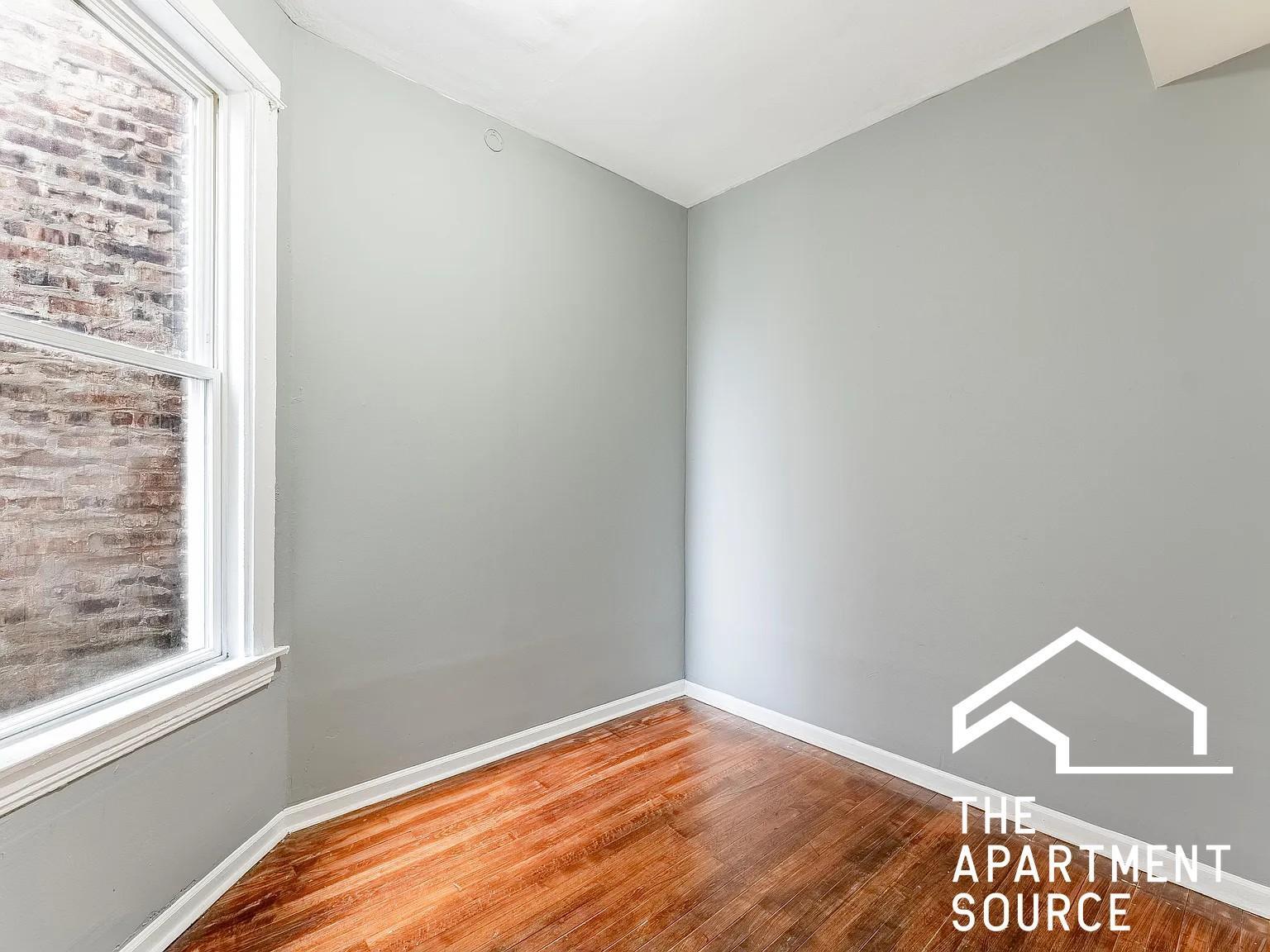 Building Photo - 1426 S Avers Ave