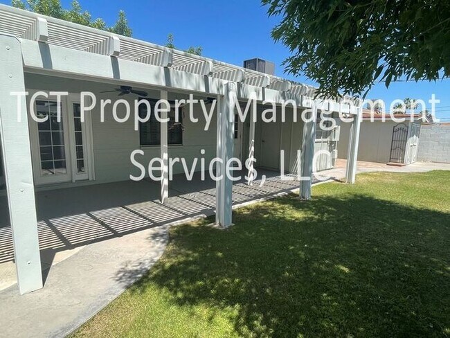 Building Photo - Beautifully Landscaped 3 Bedroom Home in Tempe!