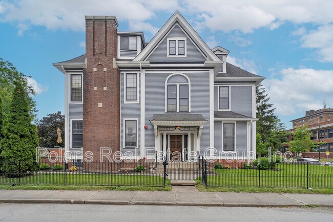 Primary Photo - 101 E 14th St