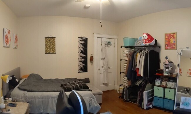 Building Photo - 2 Bed Split (Or 1-Bed with Living Room) w ...