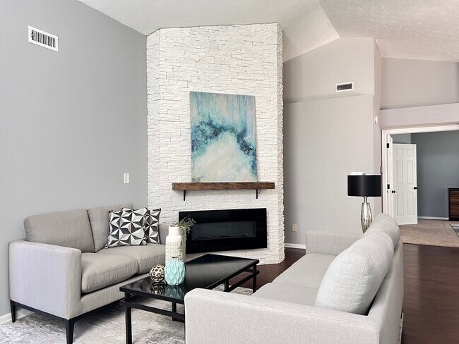 Building Photo - 10779 Park Vista Ct