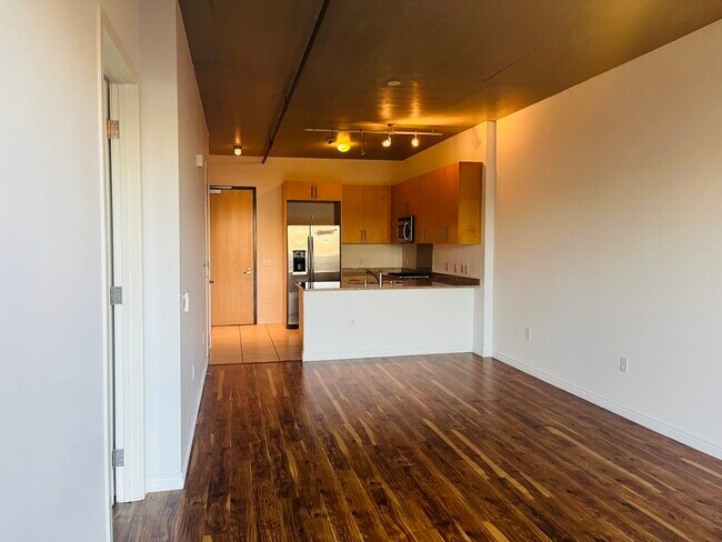 Building Photo - 353 E Bonneville Ave