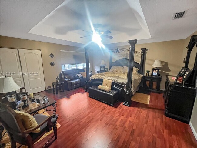 Building Photo - 10110 SW 166th Ct