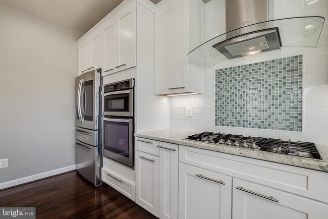 Building Photo - 6301 Ralston Way