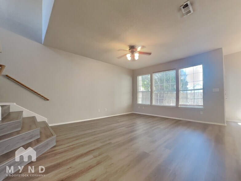 Building Photo - 2632 Century Park Blvd