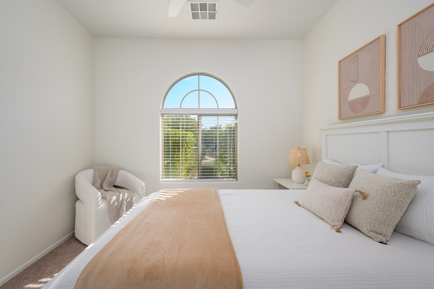 Building Photo - 5538 W Andrea Dr