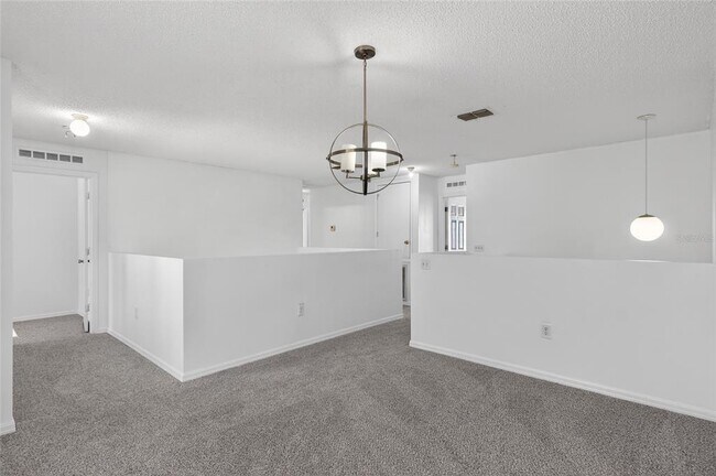 Building Photo - 1906 Lakeview Ln