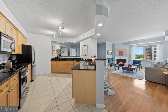 Building Photo - 3101 N Hampton Dr