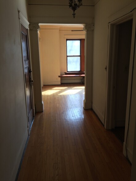 hallway from living room - 434 W Roslyn Pl