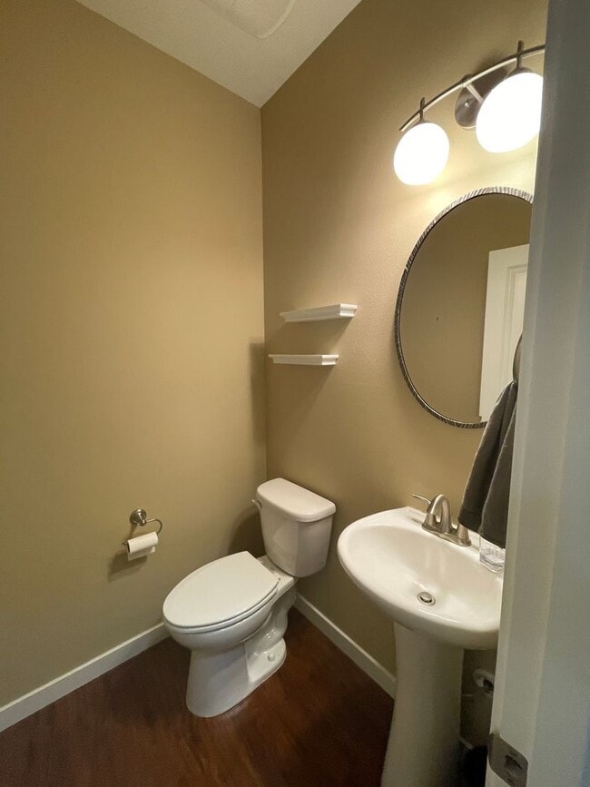 Building Photo - Beautiful Home with lots of upgrades