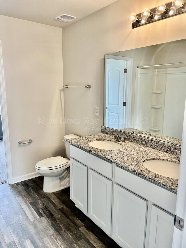 Building Photo - 1459 Cannan Mountain Dr